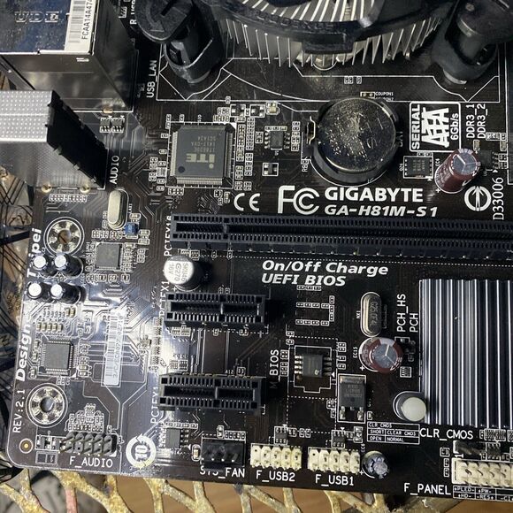 GIGABYTE GA-H81M-S1 Motherboard Core i7/i5/i3/Pentium/Celeron LGA1150 DDR3 M-ATX - Picture 2 of 9